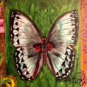 Mariposa blanca sobre verde